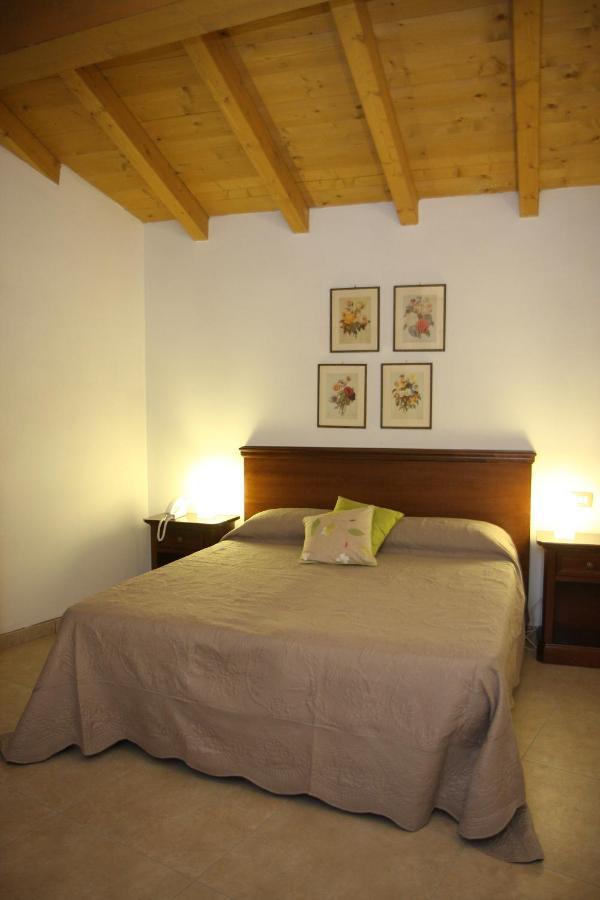 Gli Acini Bed & Breakfast Pietra dei Giorgi Exterior foto