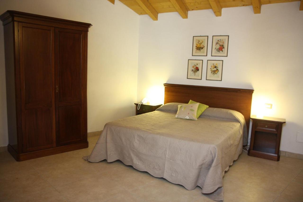 Gli Acini Bed & Breakfast Pietra dei Giorgi Exterior foto